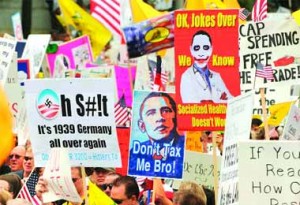 Manifestantes llaman socialista a Obama Manifestantes llaman socialista a Obama