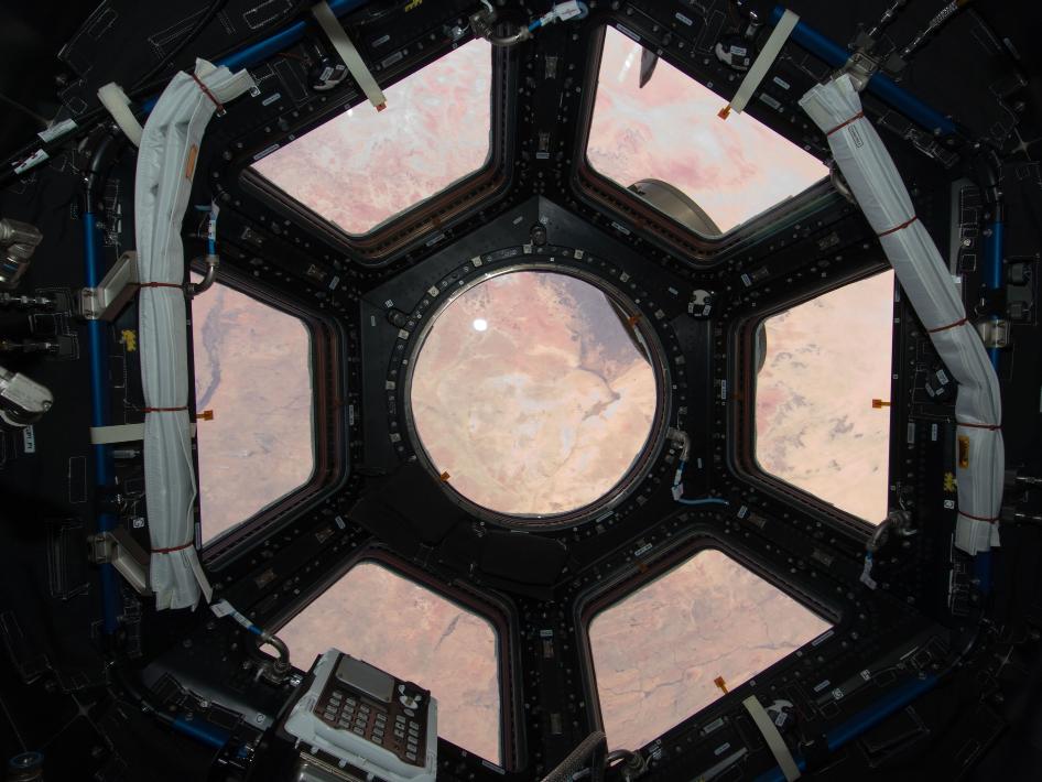 Imagen del desierto del Sahara tomada desde la cúpula de la EEI