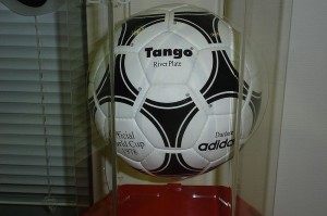 El diseño del balón del Mudial de Sudáfrica no convence
