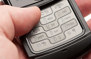 celular_300x196-taringa Sexting: ¿juego inocente o delito?