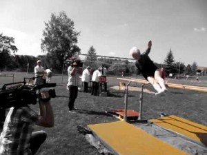 Johanna Quaas-Youtube La gimnasta Johanna Quaas sorprende a sus 86 años